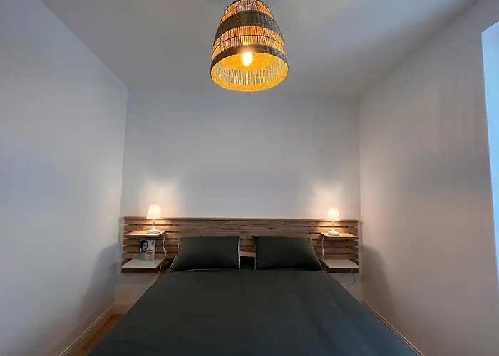 Appartement Lumineux 3 Pieces Pres Des Halles Et De La Plage, Wifi, Clim, Parkings Proches - Fr-1-239-910